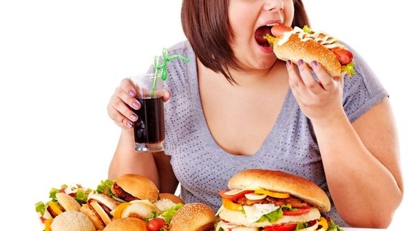 Những thói quen ăn uống sai lầm khiến bạn bị đau dạ dày